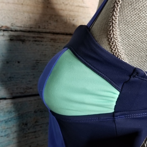 Nike swim tankini Medium NWT - Picture 4 of 5